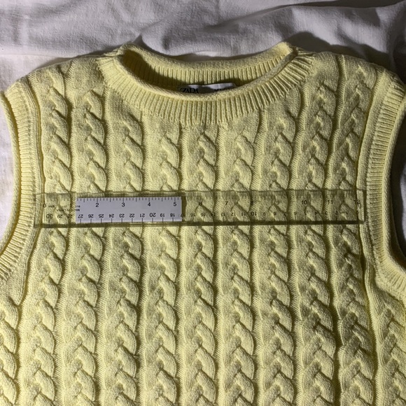 Zara cropped sweater vest - Picture 3 of 3